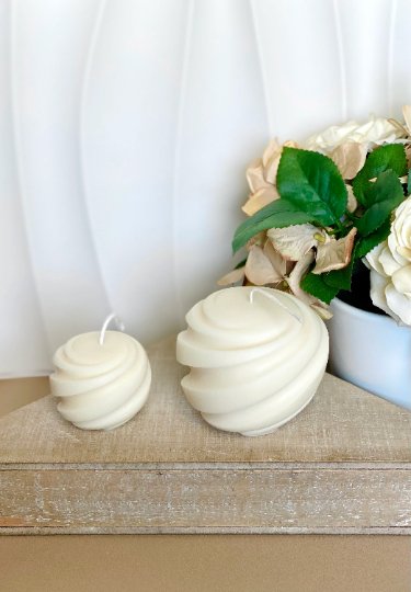 100% Organic Soy Wax Candles – Handcrafted Minimalist Swirl Décor