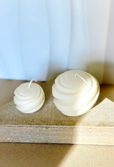 100% Organic Soy Wax Candles – Handcrafted Minimalist Swirl Décor